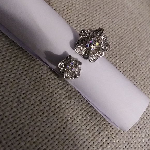 Jewelry - ✨Wrap Flower Ring✨